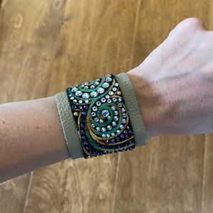 Caroline Rocha cuff